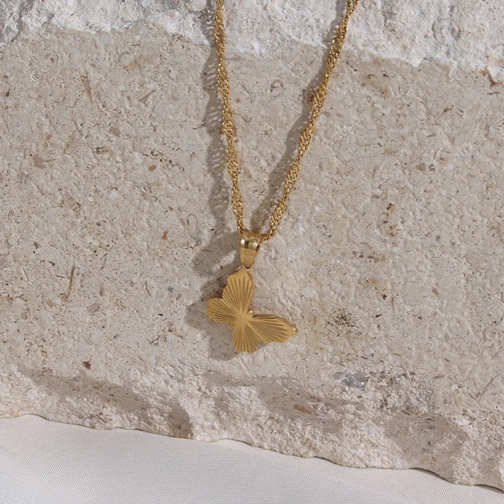 “Flutter” vacuum plated 18k gold necklace